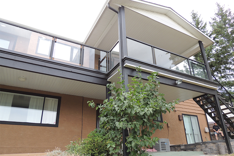5mil Black Aluminum Glass Railing on Upper Residential Deck